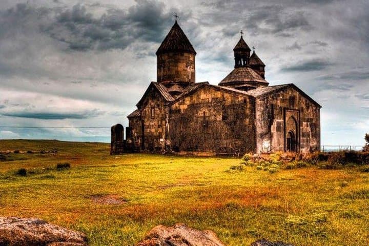 Private Guided Tour to Amberd Castle and Kasagh Gorge from Yerevan photo 4