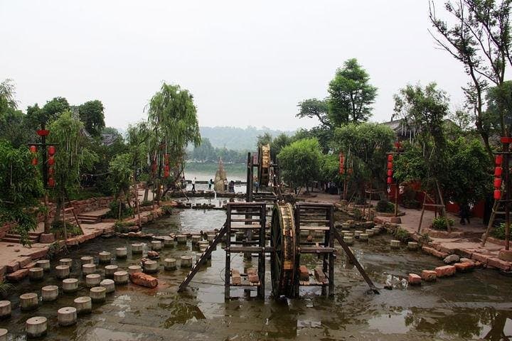 Leshan Giant Buddha & Huanglongxi Ancient Town Day Trip from Chengdu photo 6