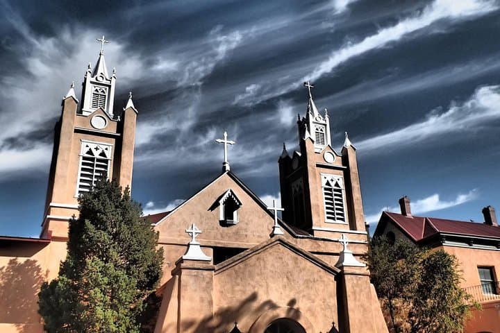 Explore Old Town Albuquerque: Self-Guided Scavenger Hunt & Urban Walking Adventure