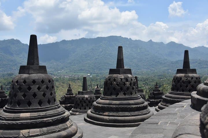 Borobudur Sunrise & VW Tour: Temple, Batik Workshop and Javanese Lunch photo 6