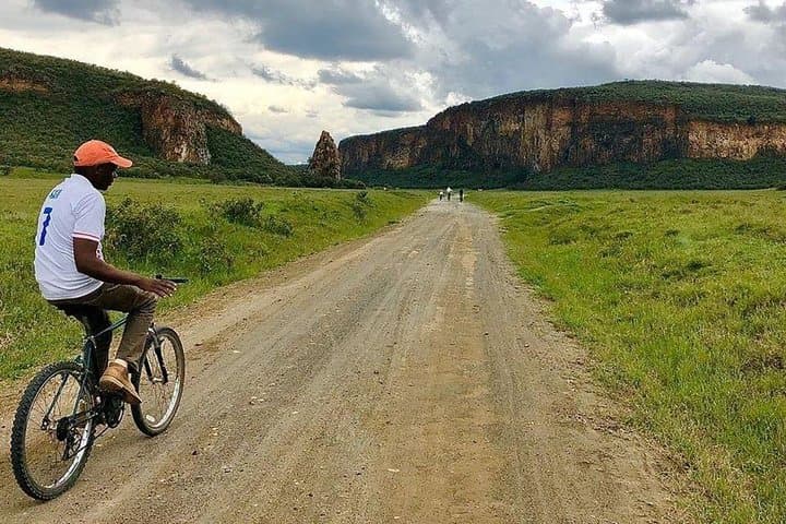 Crescent Island & Hell's Gate Day Trip: Walk with Wildlife and Cycle Volcanic Cliffs photo 3