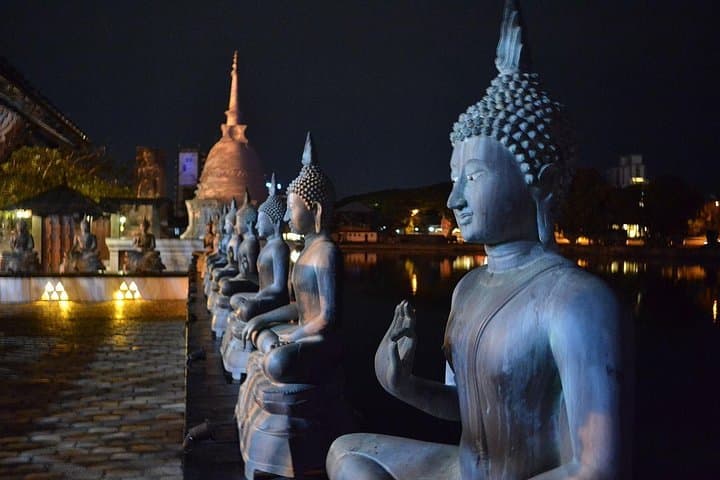 Night Cycling Tour in Colombo City — 20km After-Dark Urban Ride photo 3