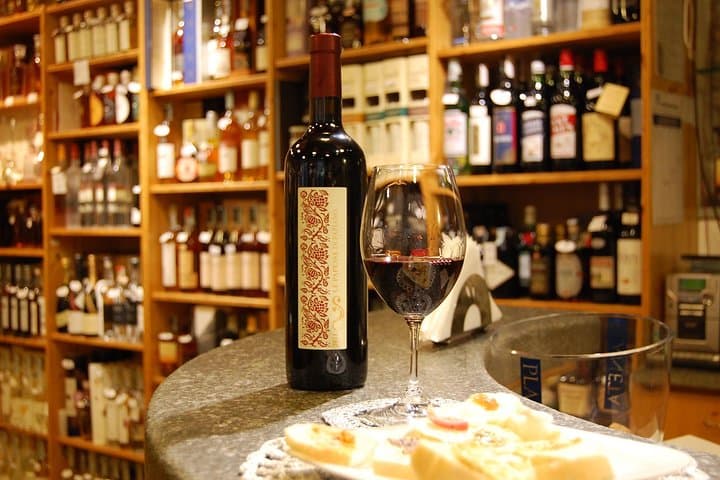 Como Cathedral, Cableway & Wine Tasting: A Day on Lake Como photo 5