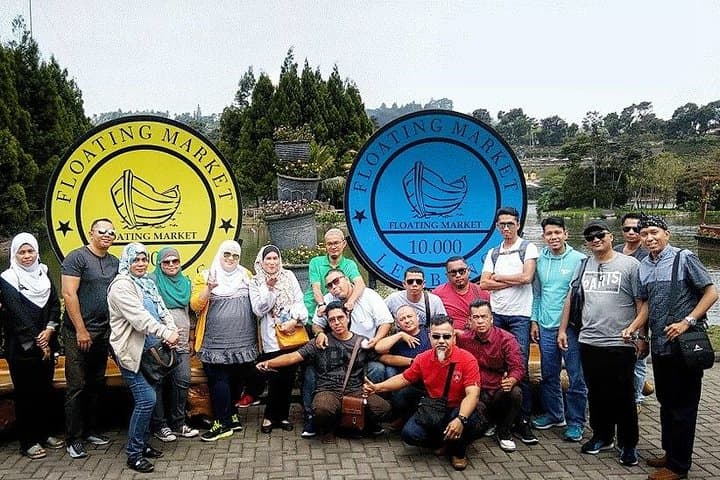 Bandung One Day Tour: Tangkuban Parahu, Orchid Forest & Lembang Floating Market