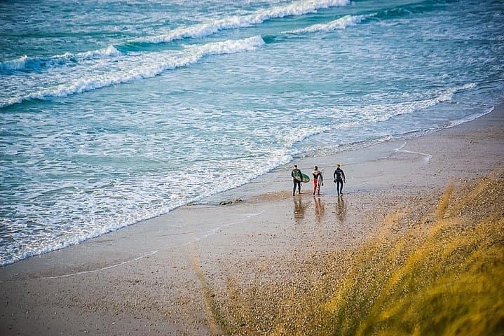 Fistral Beach Beginner Surf Hire — All-Day Wetsuit & Board Rental in Newquay photo 4