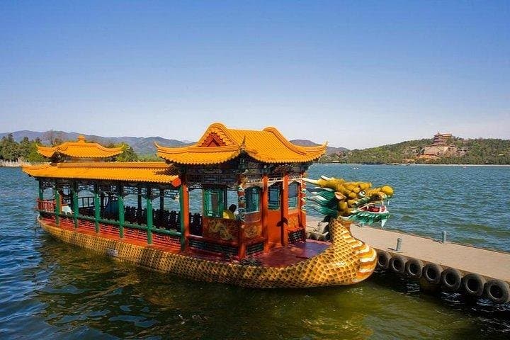 Private Boat and Hutong Tour at Beijing's Summer Palace