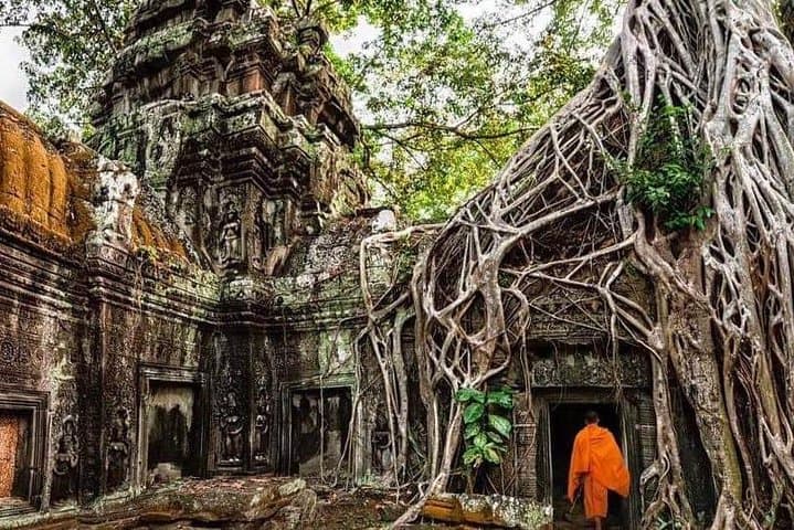 2-Day Angkor Wat Sunrise Tour — Banteay Srei & Tonle Sap photo 2