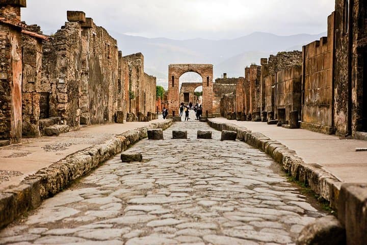 Pompeii, Herculaneum & Vesuvius: Private Day Tour from Naples photo 3