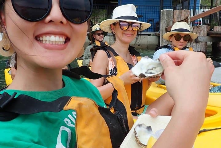 Paddle and Taste: Batemans Bay Oyster Kayak Tour photo 2