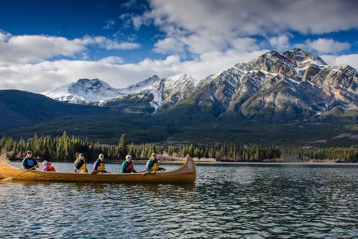 Pyramid Lake Cedar Canoe Tour — Guided Paddle in Jasper National Park photo 4