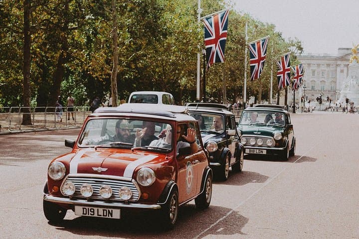 Classic Mini Private Tour: Panoramic Drive Through London