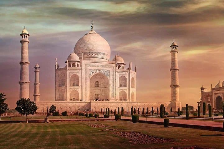 Sunrise to Sunset at the Taj: 2-Day Agra Overnight from Delhi photo 1