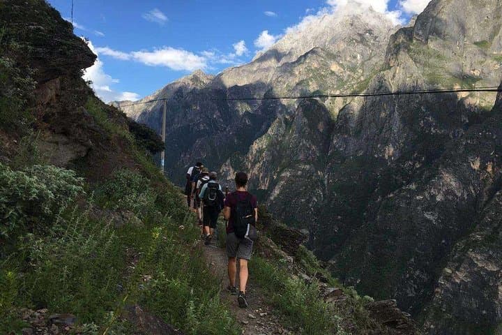 Tiger Leaping Gorge 2-Day High-Trail Hike from Lijiang — A Practical Guide