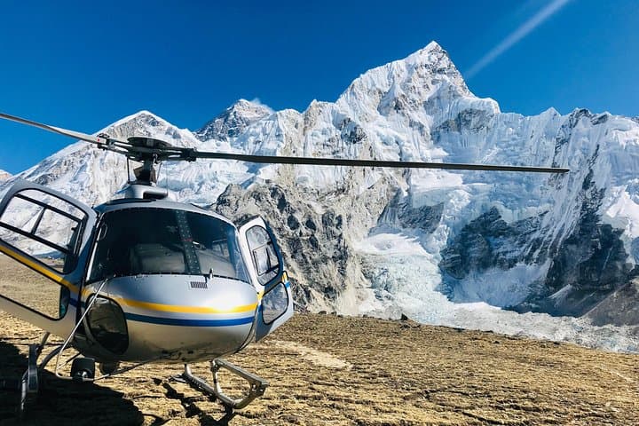 Everest Base Camp Helicopter Tour: Land at Hotel Everest View & Close-Up Himalayan Vistas