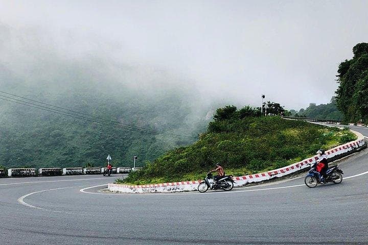 Da Nang Hai Van Pass & Lang Co Beach — Full-Day Scenic Tour photo 2