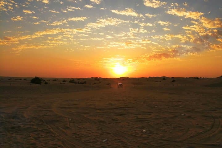 Dubai Desert Safari Evening Dune Bashing and Buffet Dinner