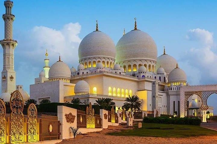 Full-Day Abu Dhabi City Tour from Dubai: Sheikh Zayed, Yas Island & Heritage Village photo 4