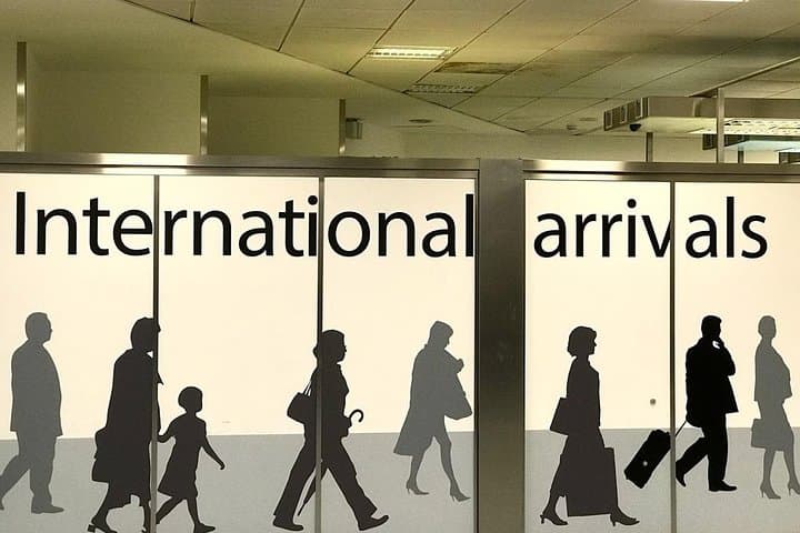 Turn a Heathrow Layover Into a 4–8 Hour Private London Highlights Tour