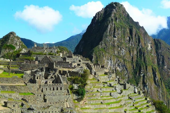 5-Day Cusco Sacred Valley Machu Picchu Rainbow Mountain Tour photo 2