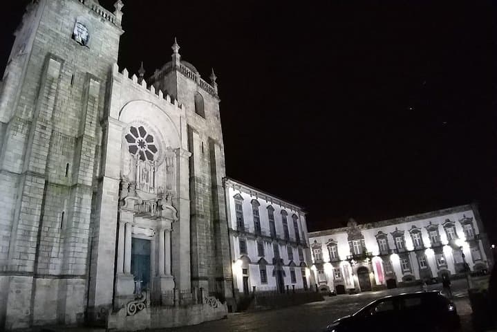 Porto Private Night Tour: Discover Illuminated Landmarks & Douro Views photo 6