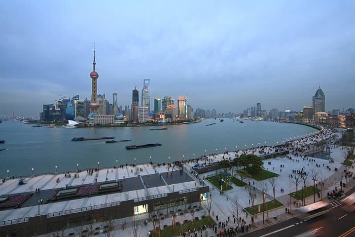 Private Shanghai Layover: Shanghai Tower, The Bund & Xintiandi in One Day photo 3