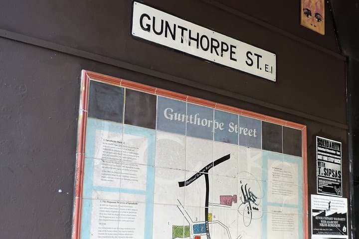 Jack the Ripper Walking Tour — Whitechapel Night Walk in London photo 3