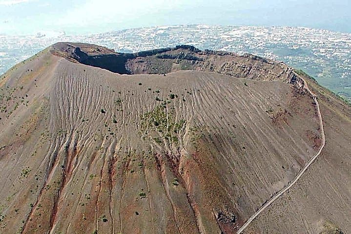 Vesuvius Wine Tour: Vineyard Walk & Lachrima Christi Tasting from Naples
