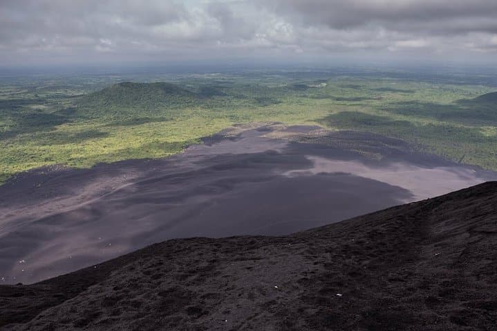 Cerro Negro Volcano Boarding from León — Summit Hike and Volcanic-Ash Descent photo 4