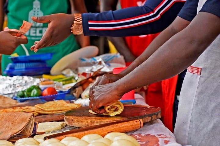 Masindi Community Walk: Local Life, Markets & Hemingway's 1920s Hotel photo 4