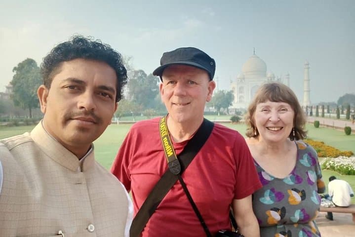 Private Taj Mahal Day Trip from Delhi by Luxury Car — Full-Day Agra Tour photo 5