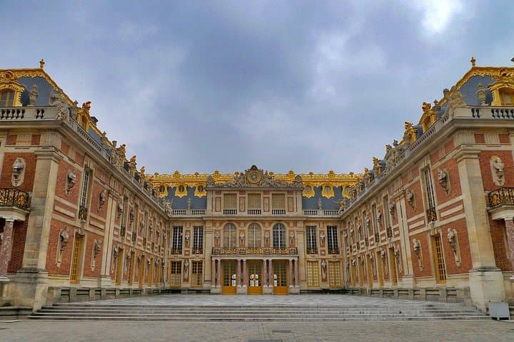 Versailles Day Trip by Train: Palace & Gardens Guided Tour from Paris