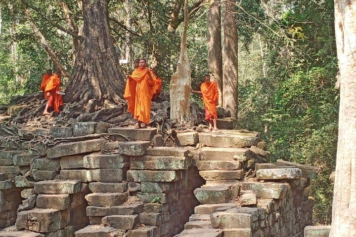 Private Two-Day Angkor Temple Tour & Tonle Sap Sunset Experience photo 4