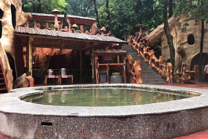 Overnight Treehouse Hot Springs & Tianmen Ditch National Park from Guangzhou