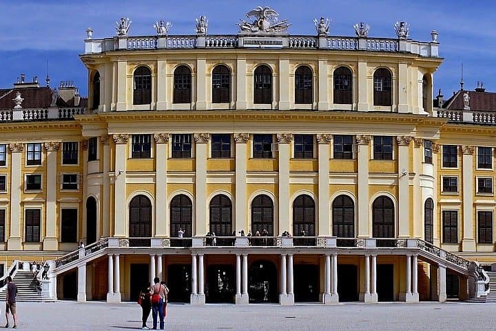 Vienna to Budapest Private Transfer with Bratislava Stop: Danube Views & Castle Walk photo 3