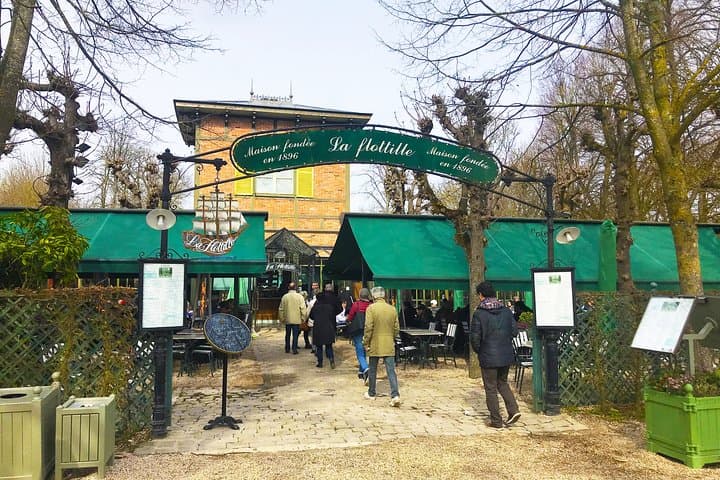 Private Versailles Day Tour: Skip-the-Line Palace, Gardens & Queen's Hamlet photo 6
