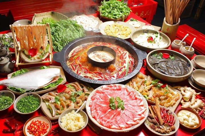 Chongqing Liangjiang Night Cruise & Authentic Hot Pot Dinner photo 2