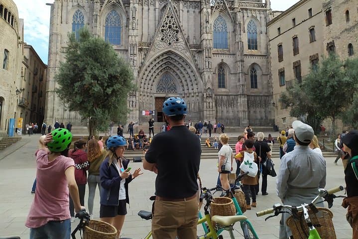 barcelona-ebike-tour-gothic-quarter-to-beach photo 5