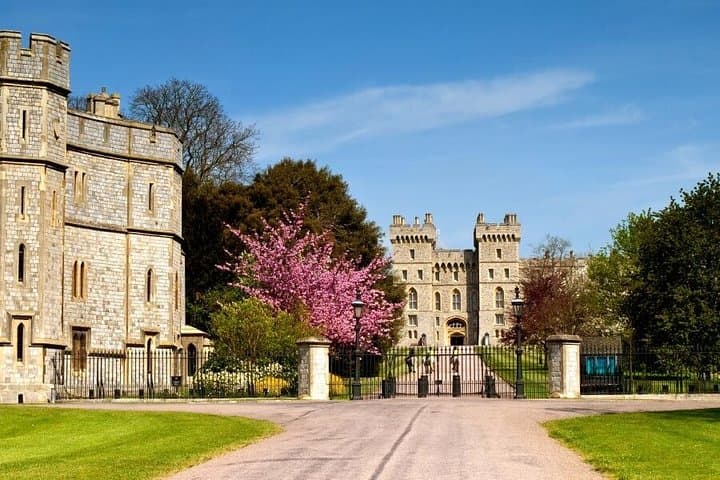 Fast-Track Windsor Castle Private Tour: St George's Chapel, Eton & Runnymede photo 2
