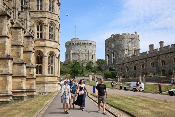Fast-Track Windsor Castle Private Tour: St George's Chapel, Eton & Runnymede