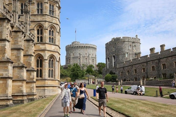 Private Windsor Castle Tour with St. George's Chapel Entry