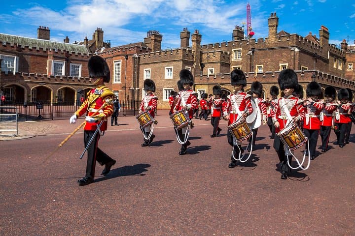 Private Guided Tour of Royal London — Westminster to Buckingham Palace photo 4