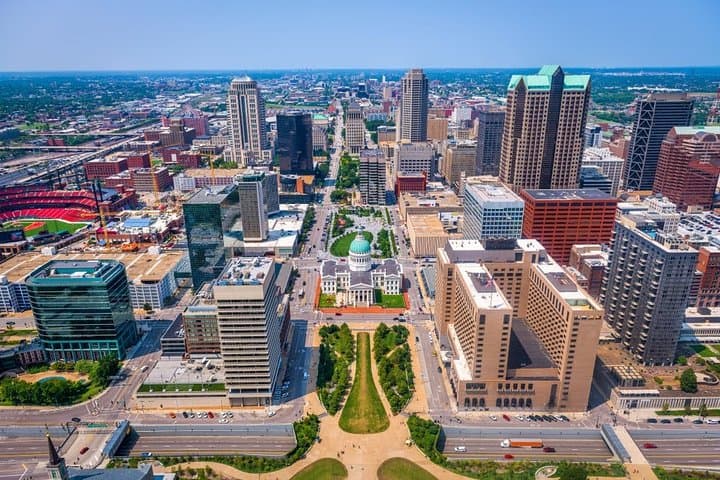 St. Louis Private Walking Tour: Gateway Arch, Old Courthouse & Historic Architecture photo 6