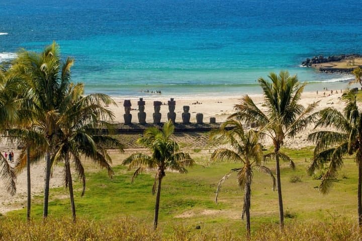 Easter Island (Rapa Nui) Moai Tour: Rano Raraku, Tongariki & Anakena Beach