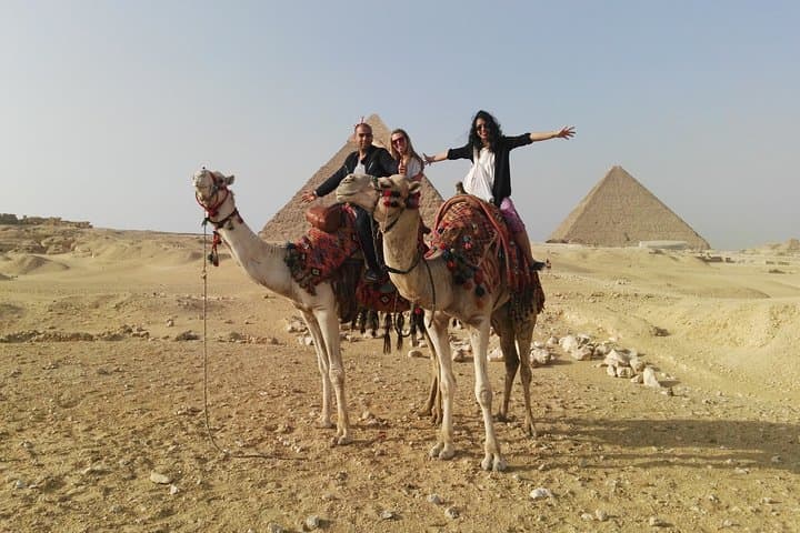 Giza Pyramids Private Tour: Camel Ride, Sphinx & Local Lunch