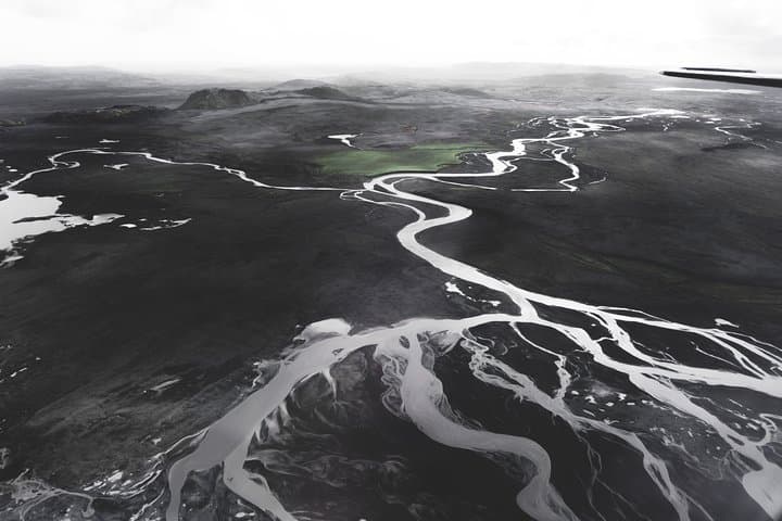 45-Minute Flight Over Iceland's Black Sands and Skeiðarárjökull photo 6