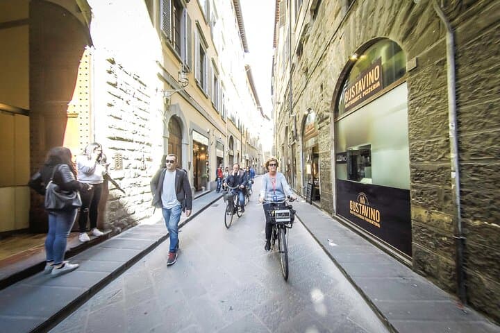 Florence Private Vintage Bike Tour: 2-Hour Guided City Cycling & Food Stops photo 5