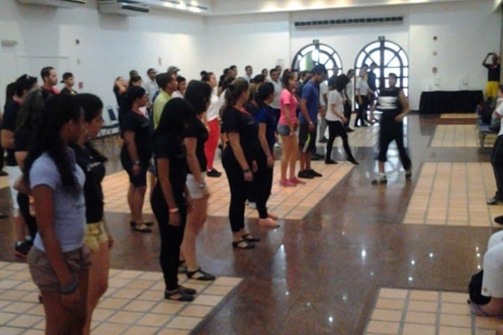 Learn Salsa and Bachata in La Candelaria — 90-Minute Private Dance Class in Bogotá photo 6