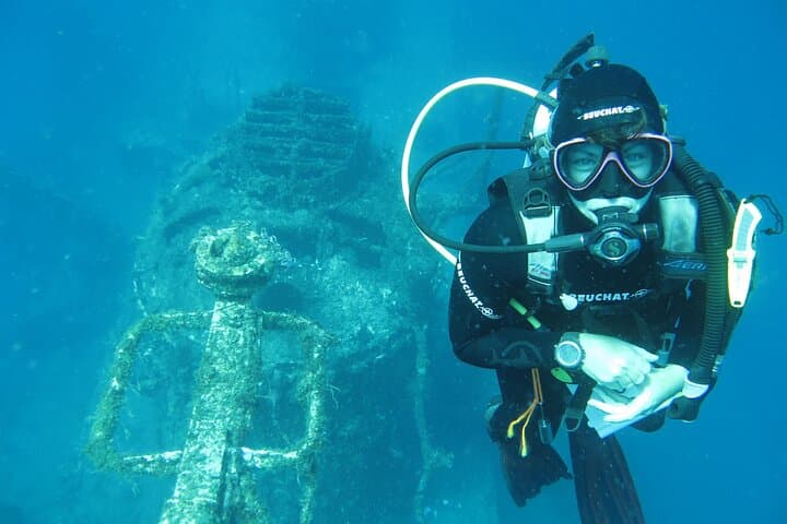 PADI Open Water Course: Learn to Scuba from Rockingham to Rottnest Island