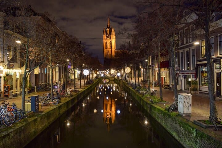 Delft Historical Centre Photography Walk — Capture Canals, Churches & Hidden Courtyards photo 5