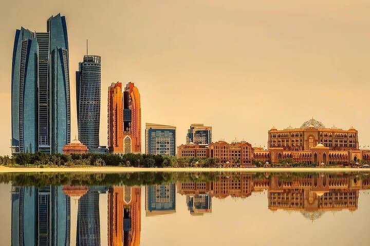 Dubai and Abu Dhabi: Two-Day Combo City Sightseeing Tour